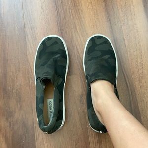 Steve Madden camo slip ons